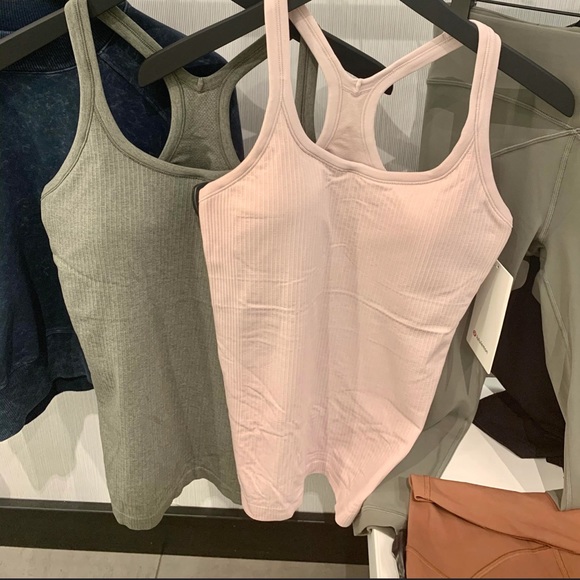 Lululemon - Picture 6 of 6